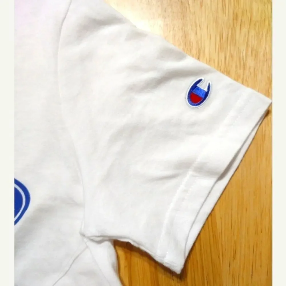 Champion Boys T-Shirt Size Medium (M) White Crew Neck Short Sleeve Blue Logo
